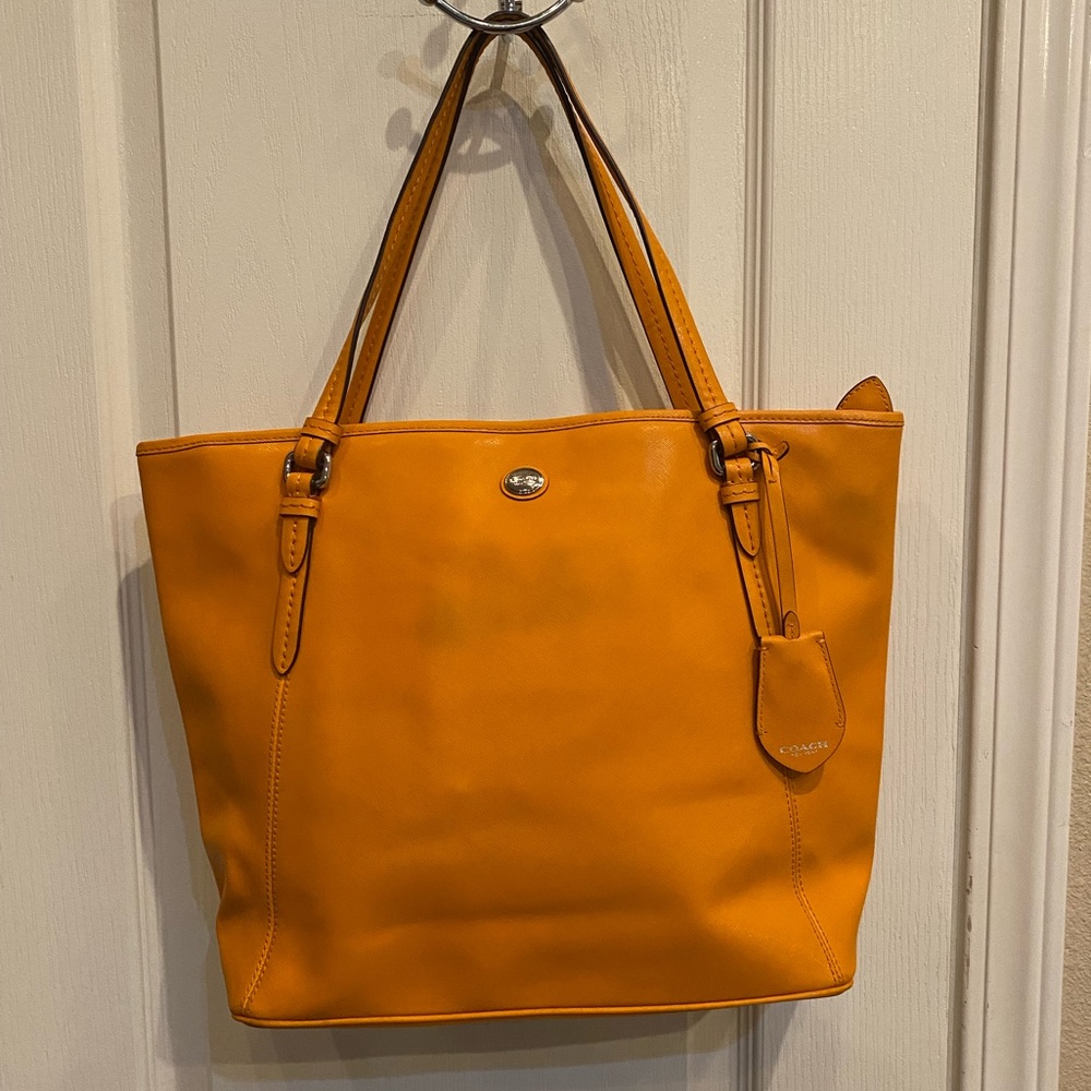 🚨SALE!!🚨Coach Peyton Saffiano Zip Top Tote